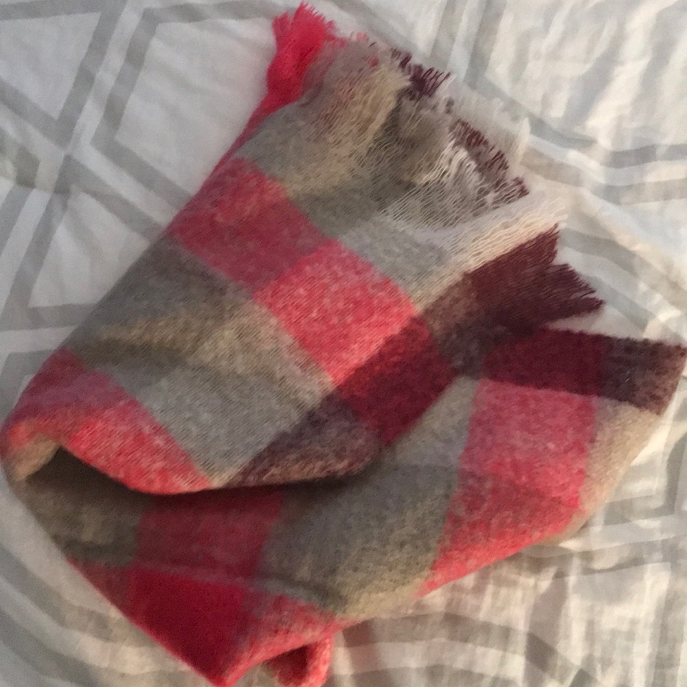 AEO Blanket Wrap Scarf - Never Worn